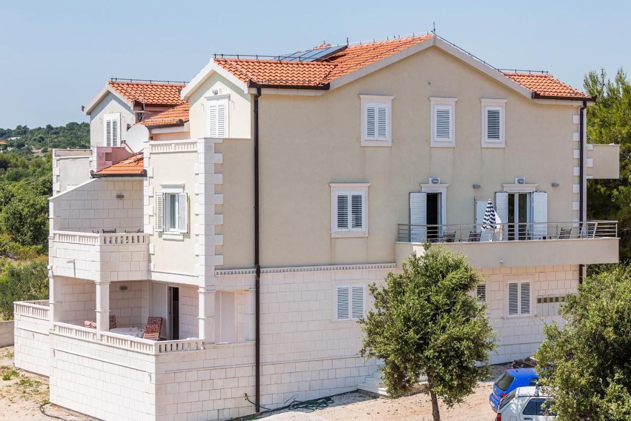 Apartments And Rooms With Parking Space Rogoznica - 10339 المظهر الخارجي الصورة