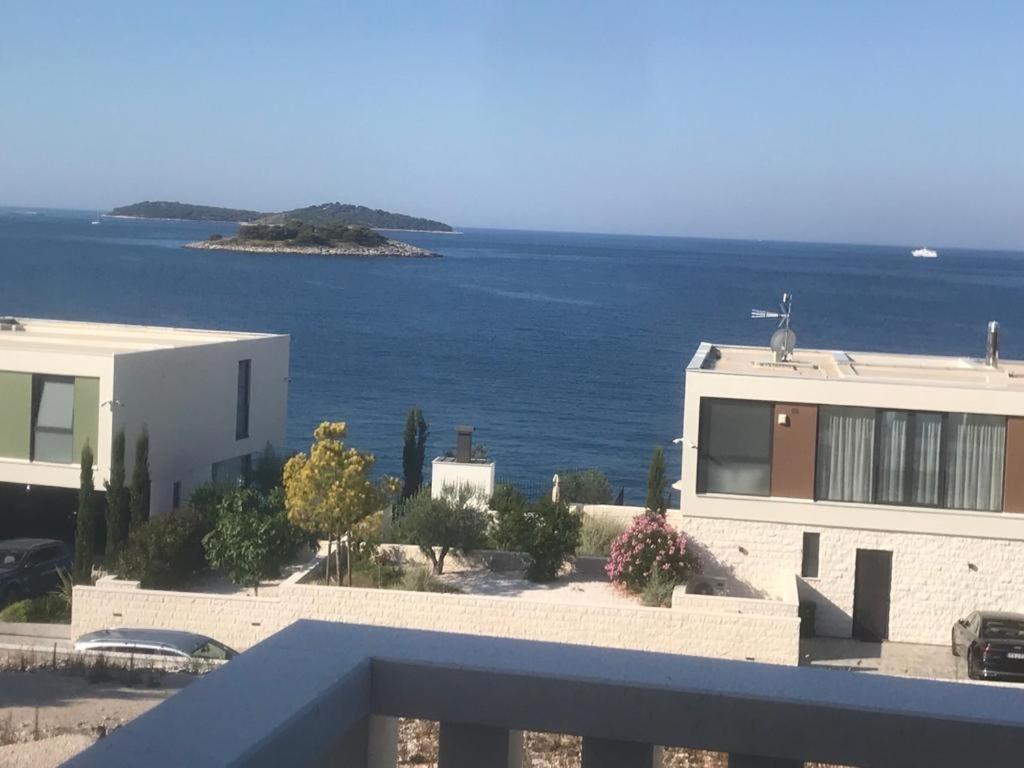 Apartments And Rooms With Parking Space Rogoznica - 10339 المظهر الخارجي الصورة