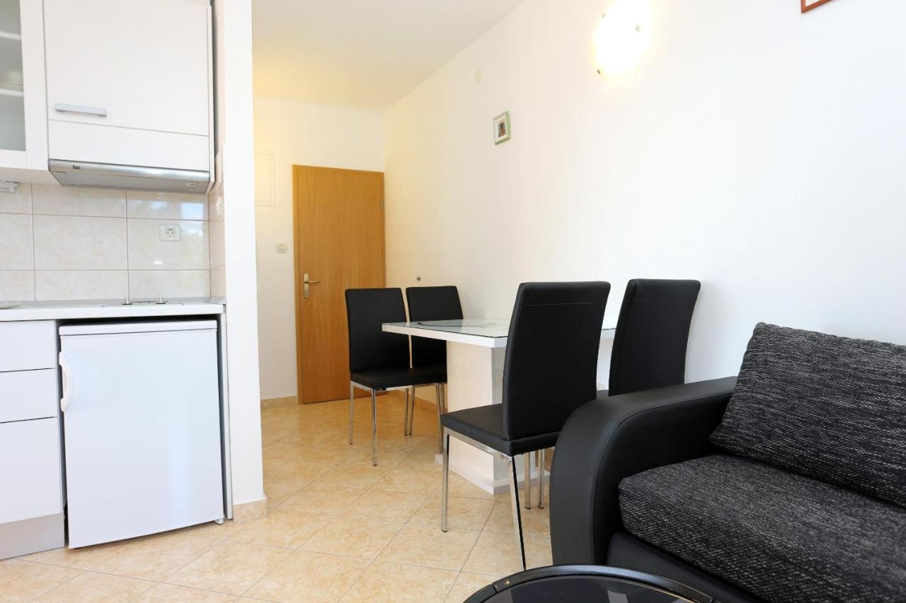 Apartments And Rooms With Parking Space Rogoznica - 10339 المظهر الخارجي الصورة
