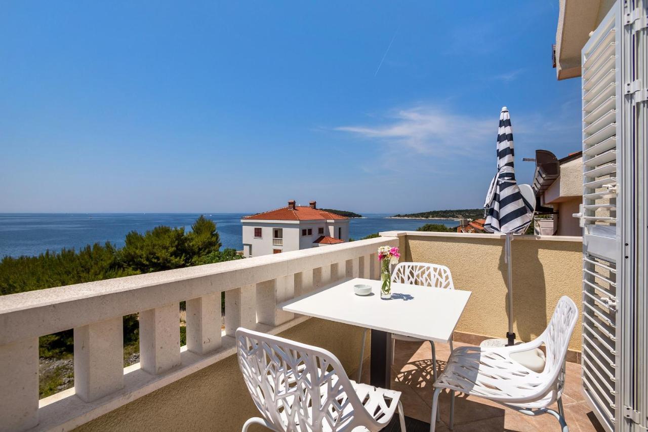 Apartments And Rooms With Parking Space Rogoznica - 10339 المظهر الخارجي الصورة