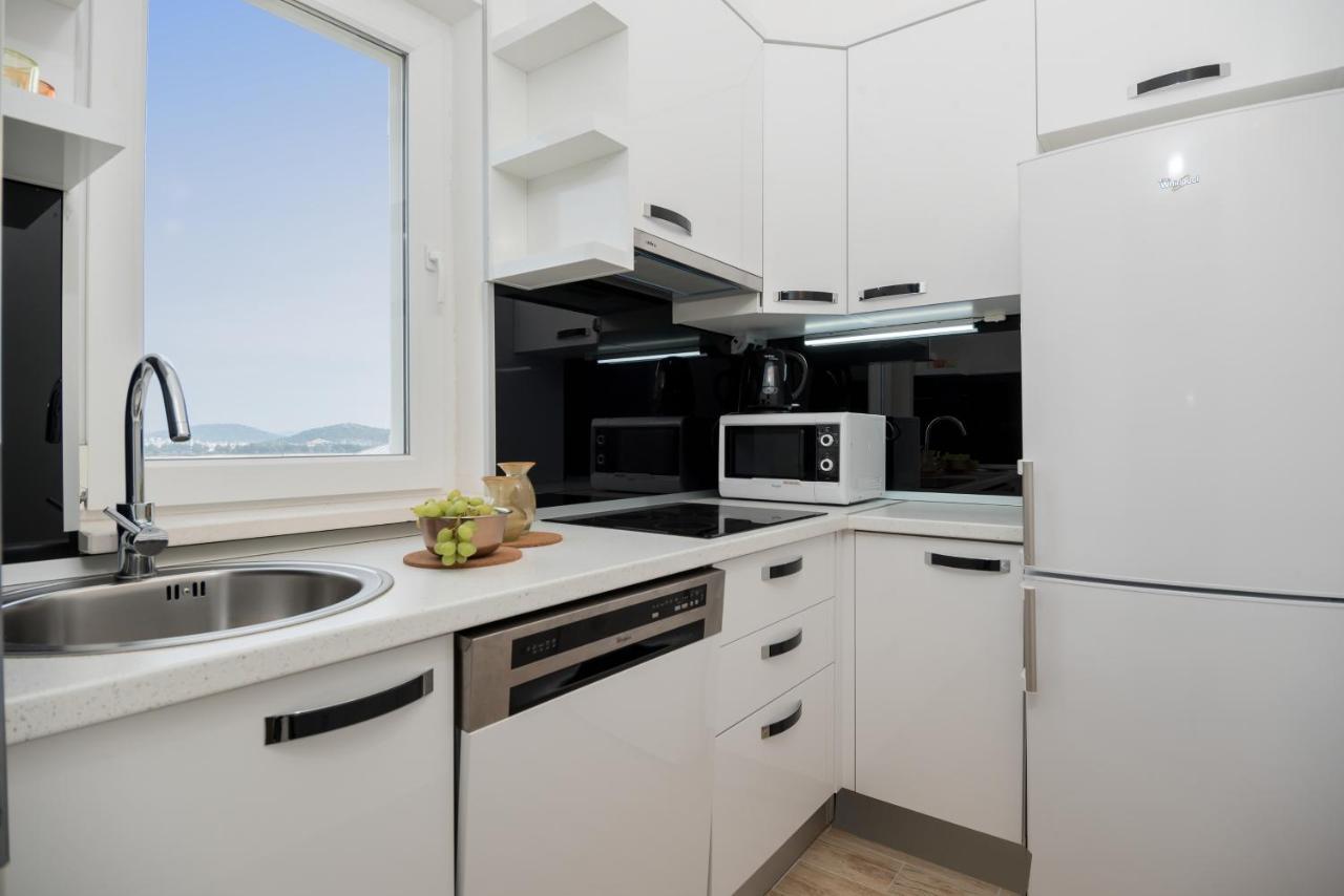 Apartments And Rooms With Parking Space Rogoznica - 10339 المظهر الخارجي الصورة