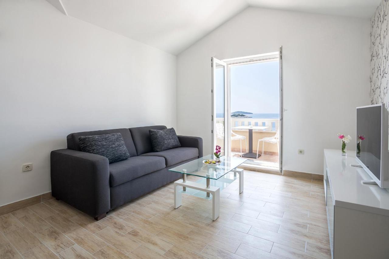 Apartments And Rooms With Parking Space Rogoznica - 10339 المظهر الخارجي الصورة