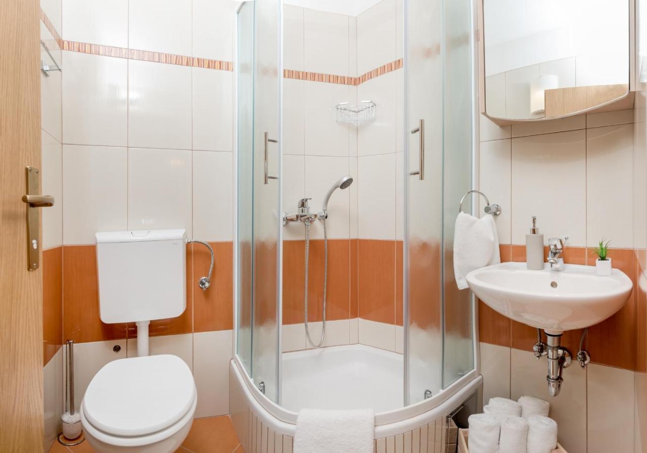Apartments And Rooms With Parking Space Rogoznica - 10339 المظهر الخارجي الصورة