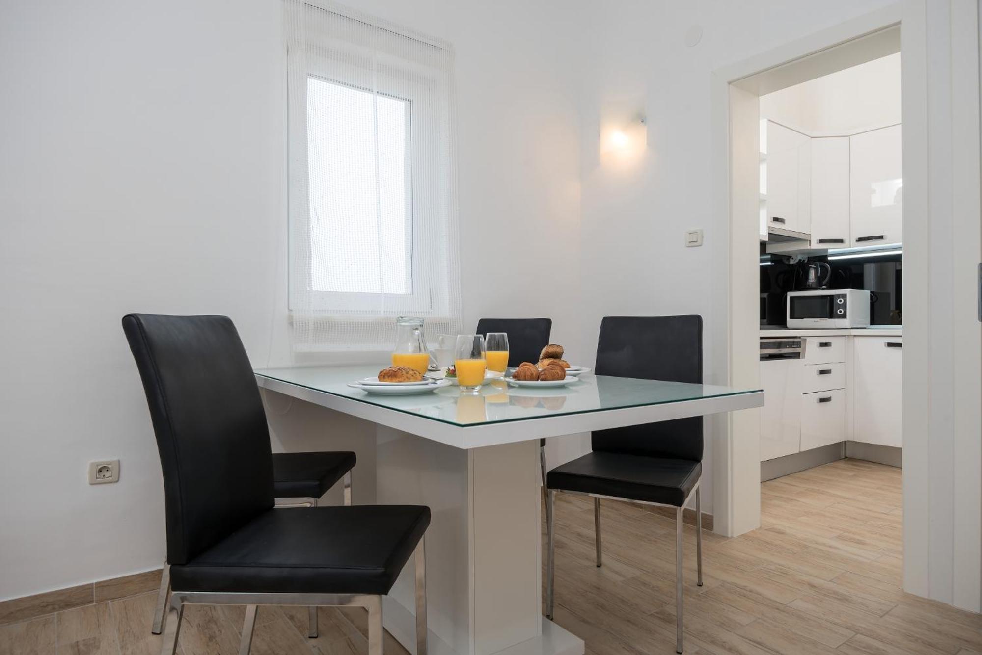 Apartments And Rooms With Parking Space Rogoznica - 10339 الغرفة الصورة