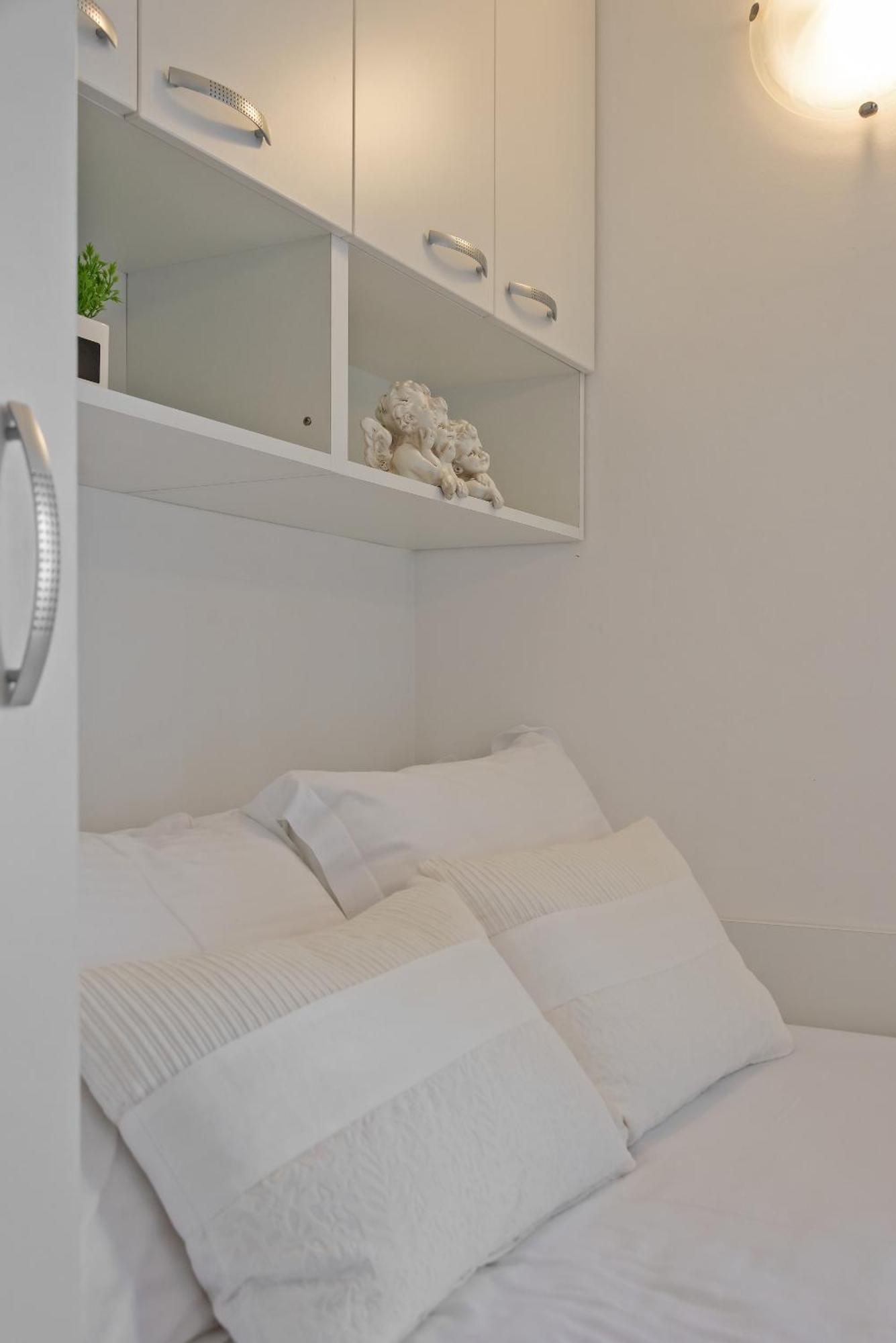Apartments And Rooms With Parking Space Rogoznica - 10339 الغرفة الصورة
